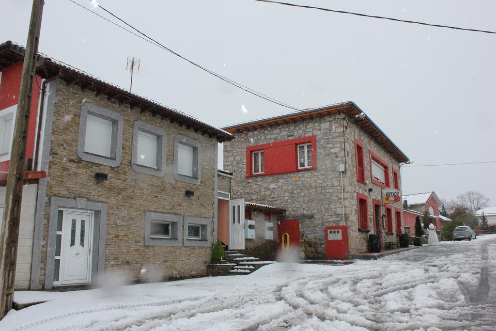 Hotel Asador Rindion Тинео Экстерьер фото